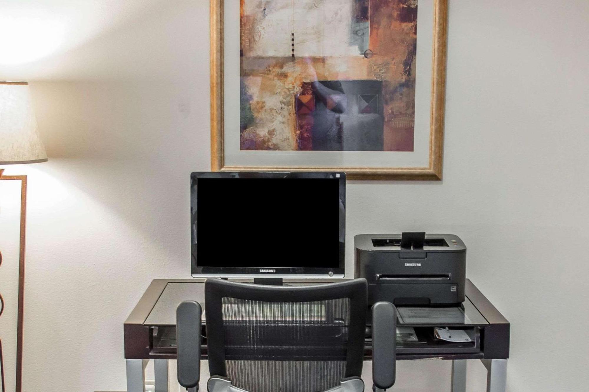 Quality Inn & Suites Longview Kelso Bagian luar foto