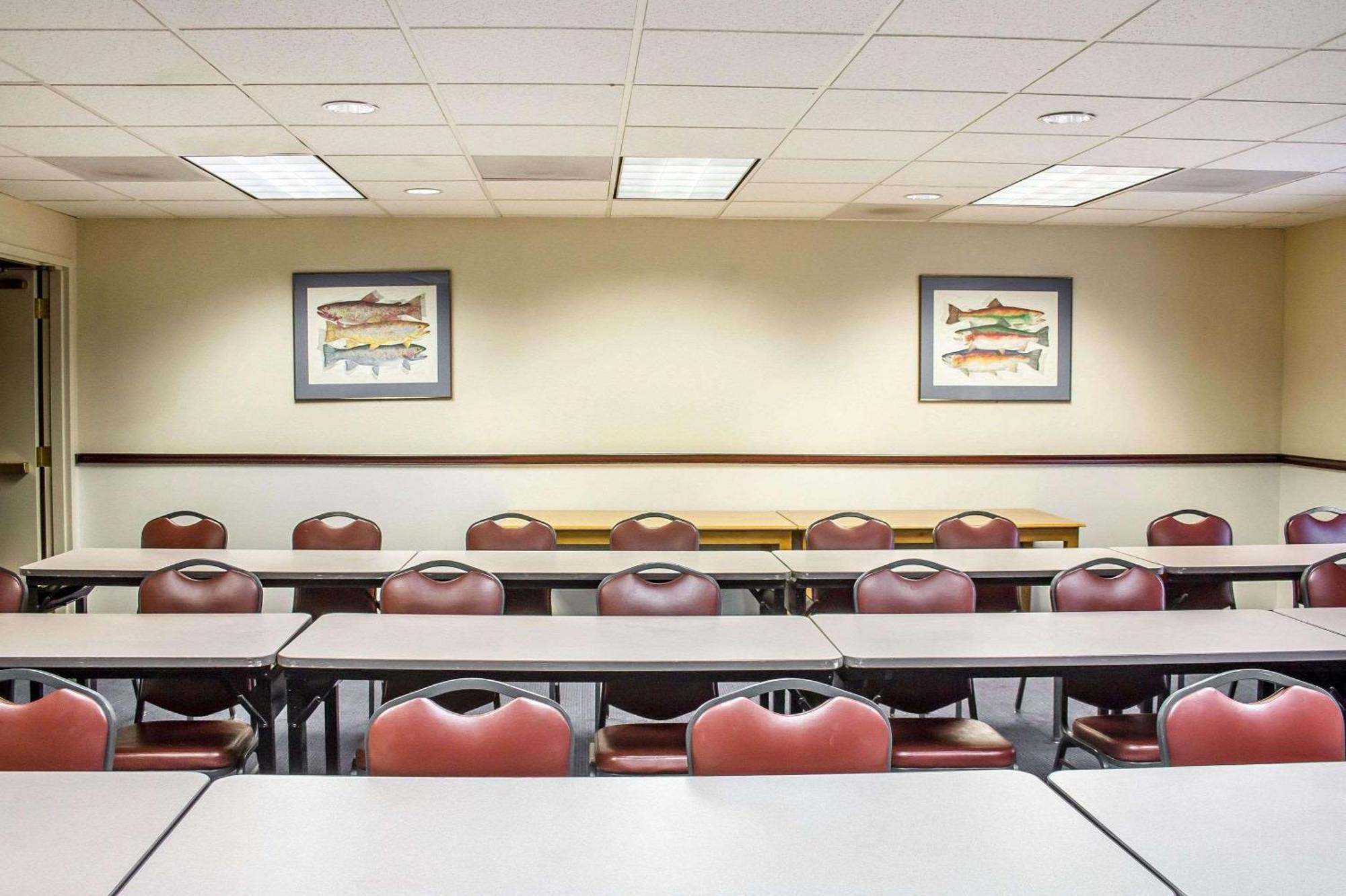 Quality Inn & Suites Longview Kelso Bagian luar foto