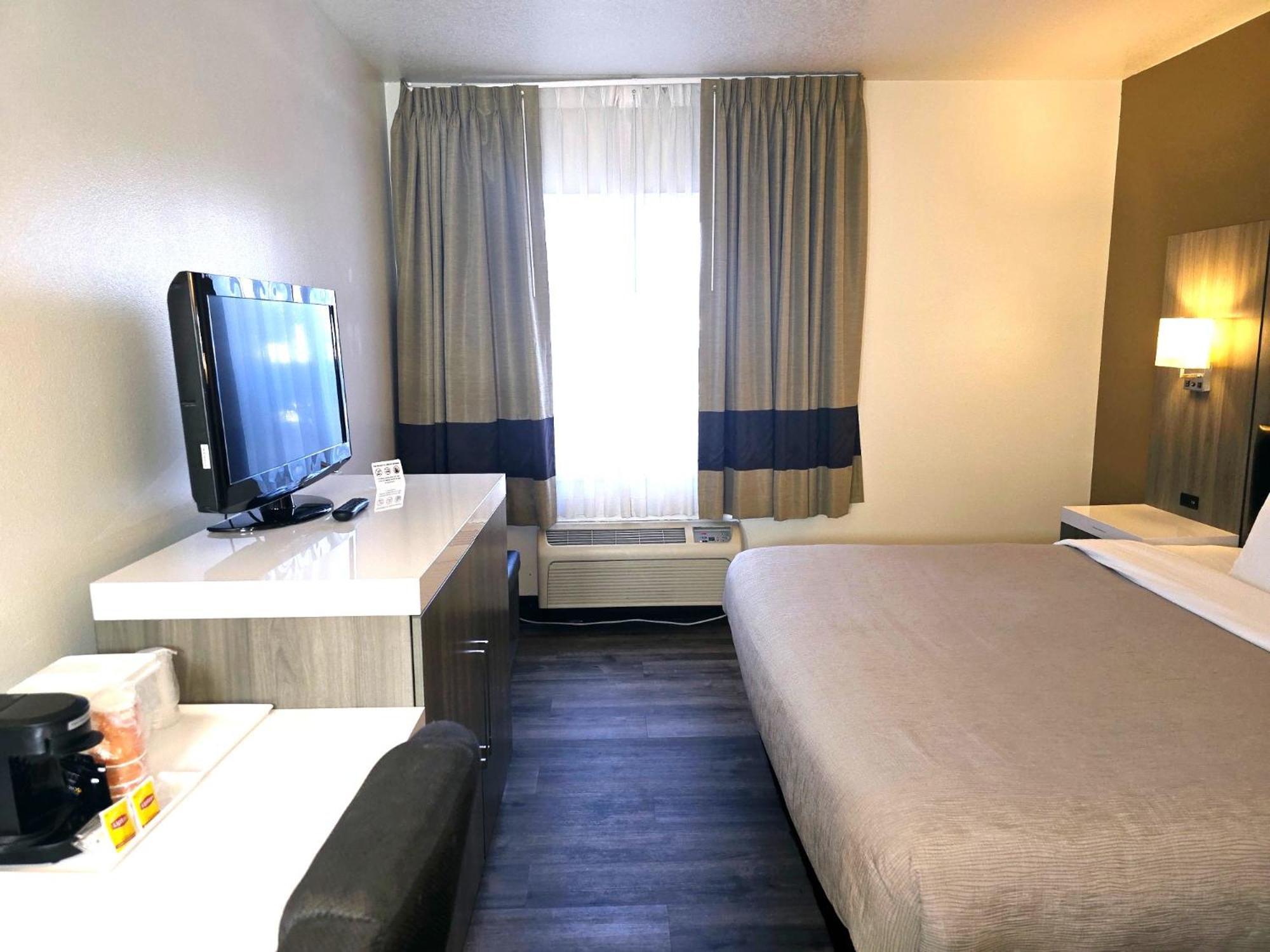 Quality Inn & Suites Longview Kelso Bagian luar foto