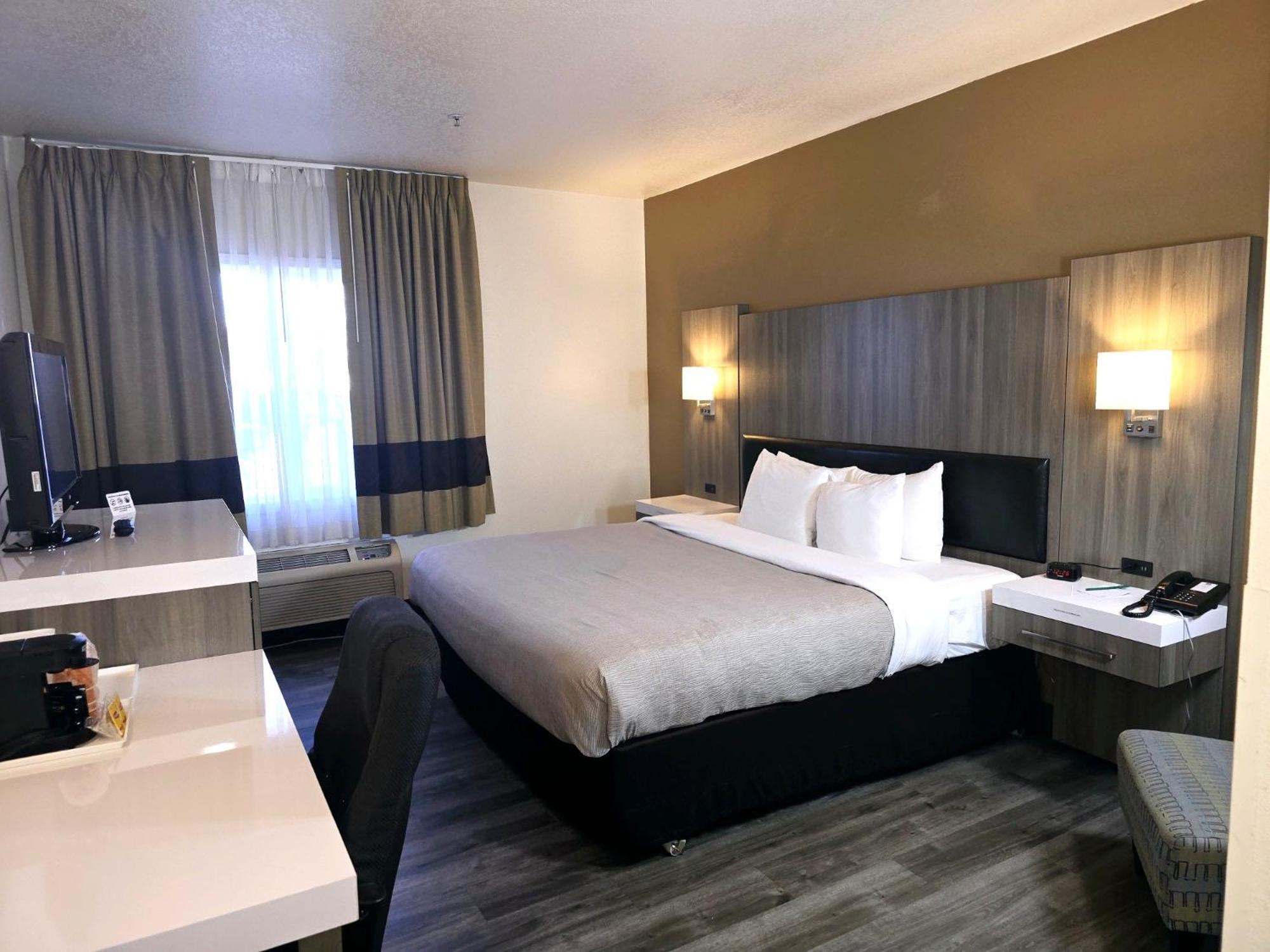Quality Inn & Suites Longview Kelso Bagian luar foto