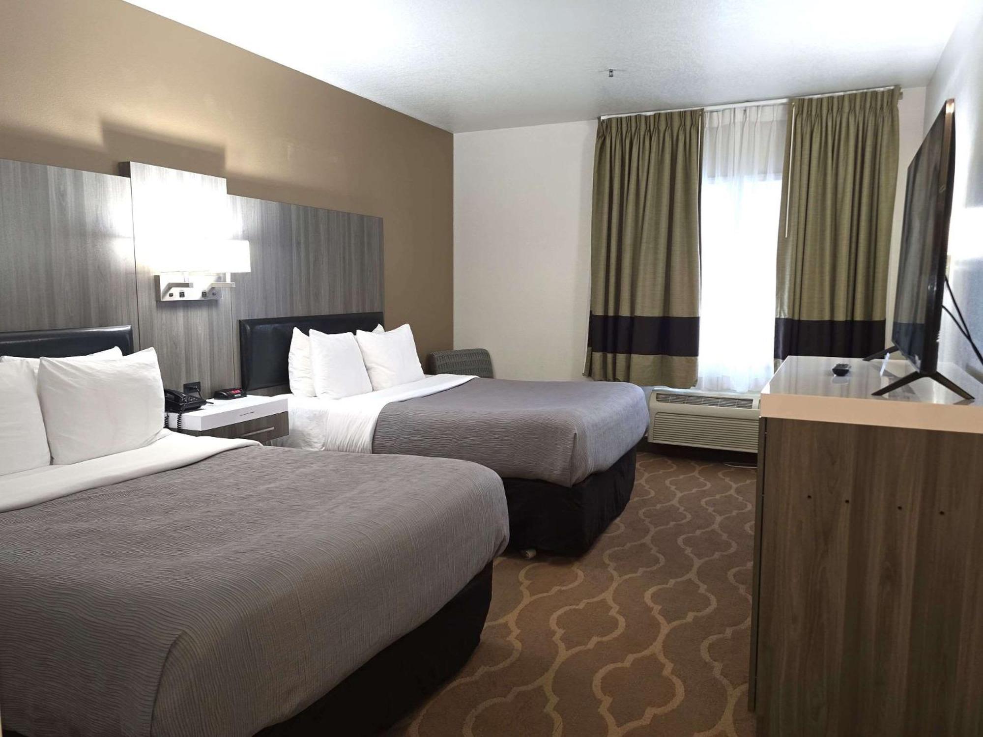 Quality Inn & Suites Longview Kelso Bagian luar foto