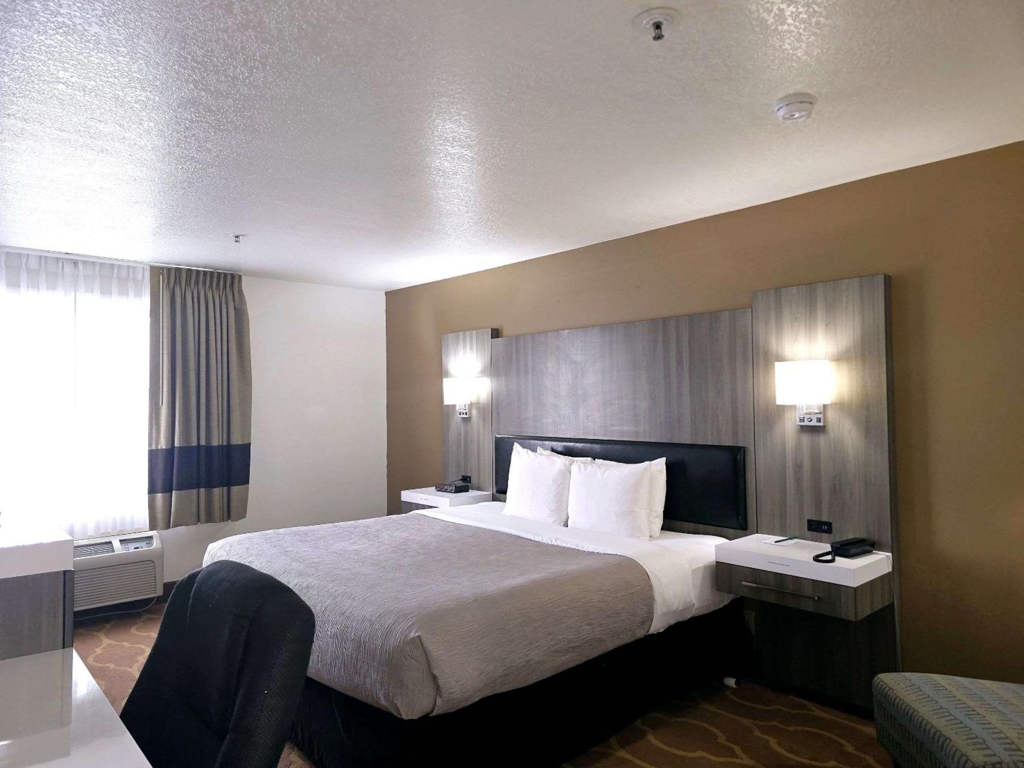 Quality Inn & Suites Longview Kelso Bagian luar foto